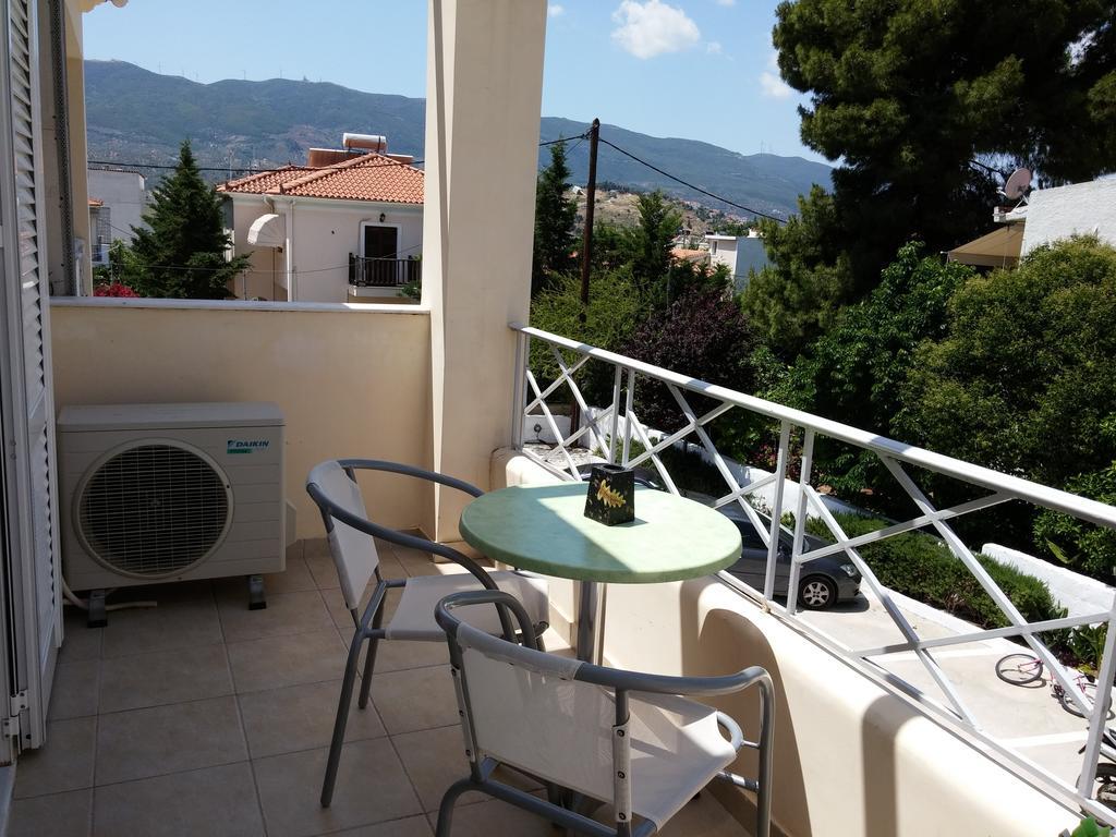 Villa Muses Poros Town Pokoj fotografie